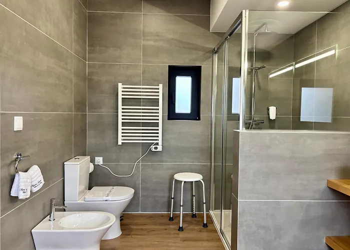 ホテル Azores Homes & 4*