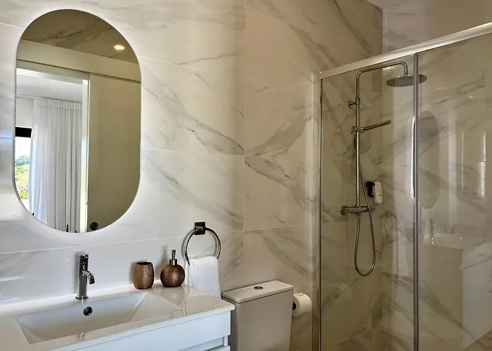 Azores Homes & ホテル