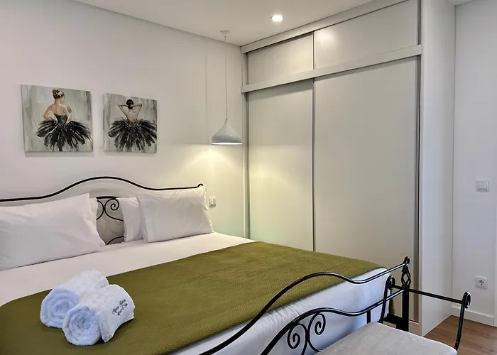 Azores Homes & ホテル 4*