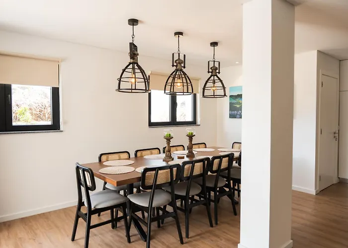 Azores Homes & ホテル 4*