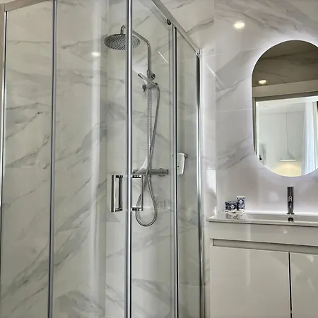 Azores Homes & 4*