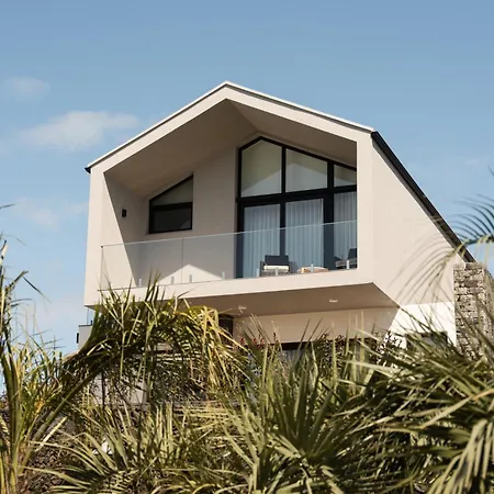 Azores Homes & 4*
