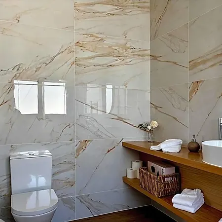 Azores Homes & 4*