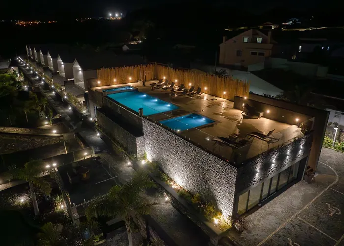 فندق Azores Homes & 4*