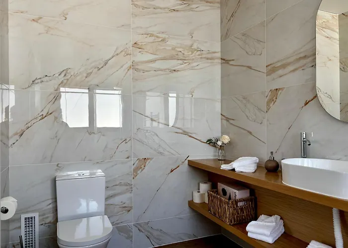 فندق Azores Homes & 4*