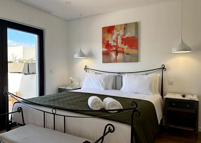 Azores Homes & Ponta Delgada (Sao Miguel)