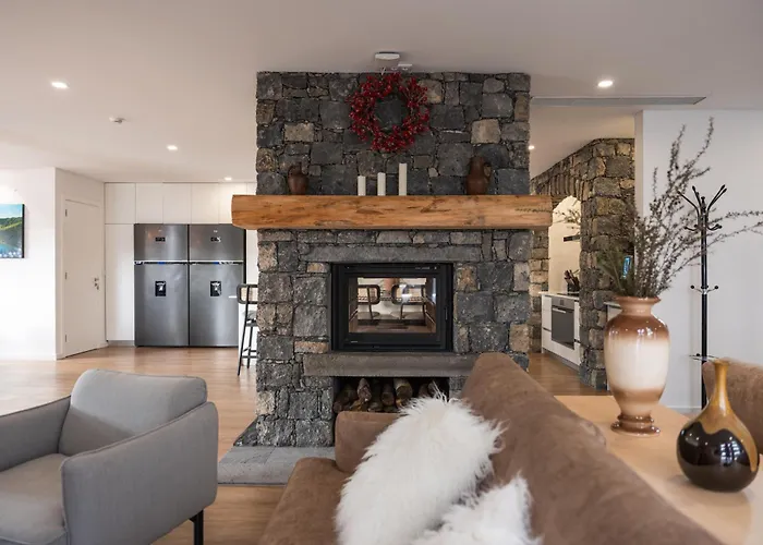 فندق Azores Homes & 4*