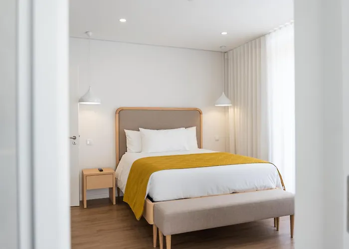 فندق Azores Homes & 4*